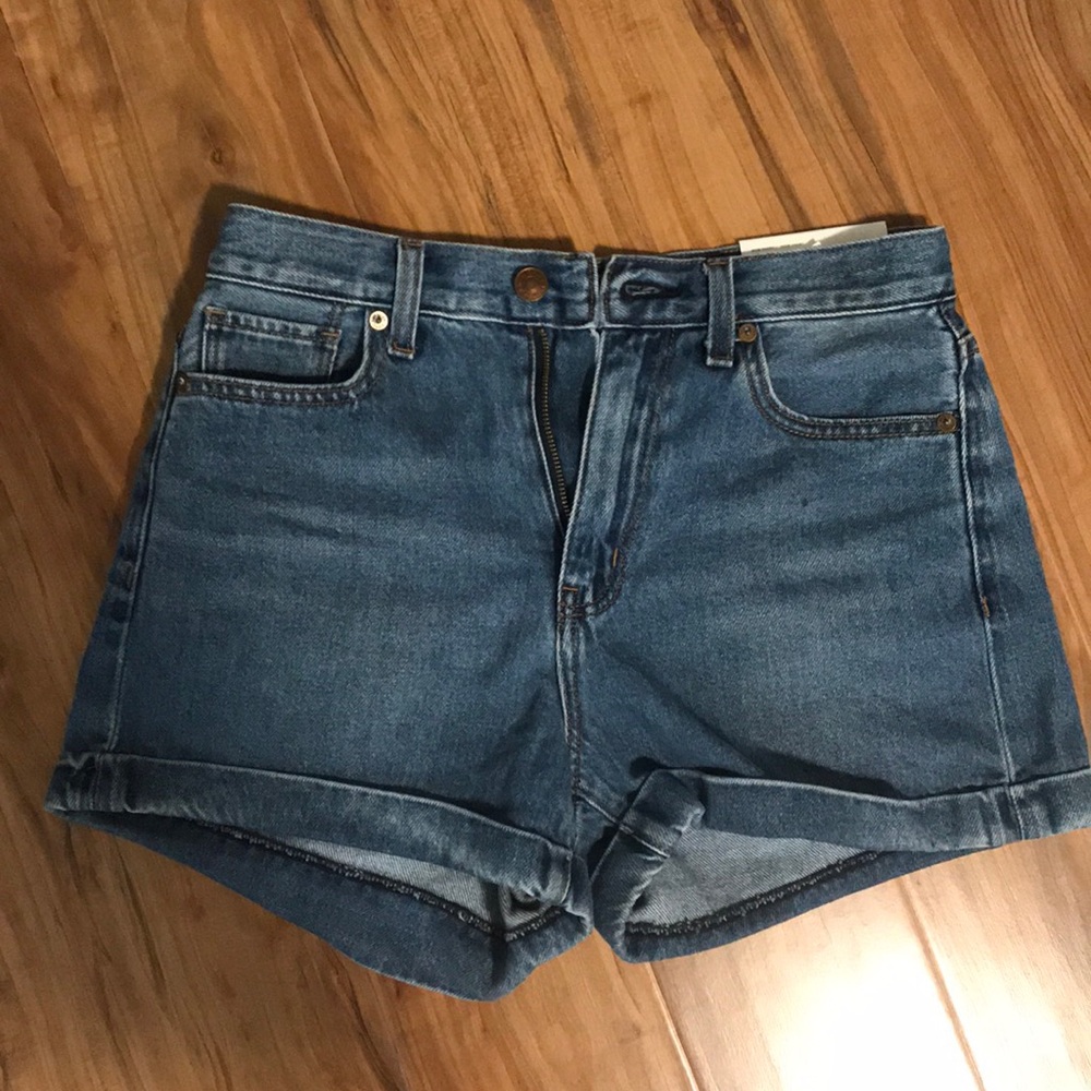 American Eagle mom shorts